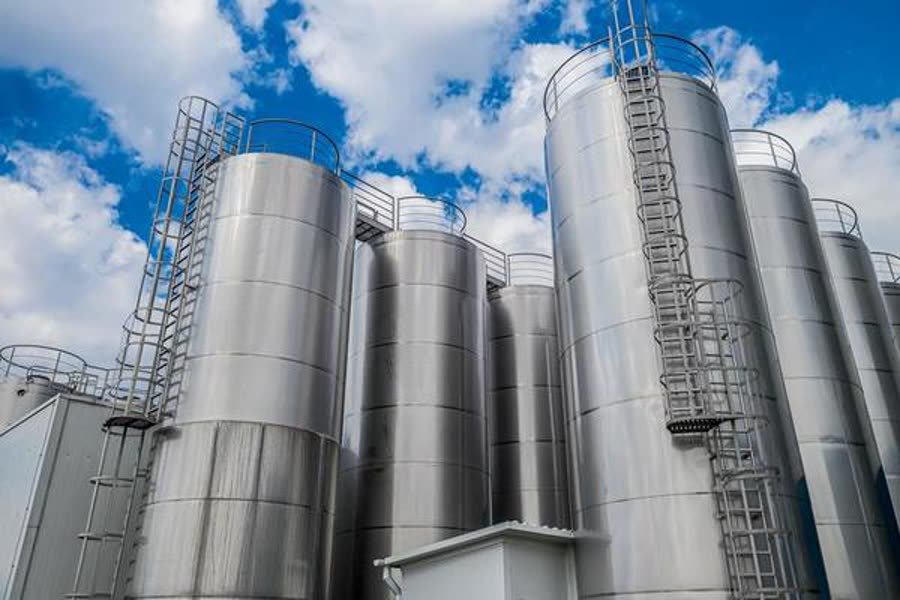 Silos industriais para fermentação de arroz